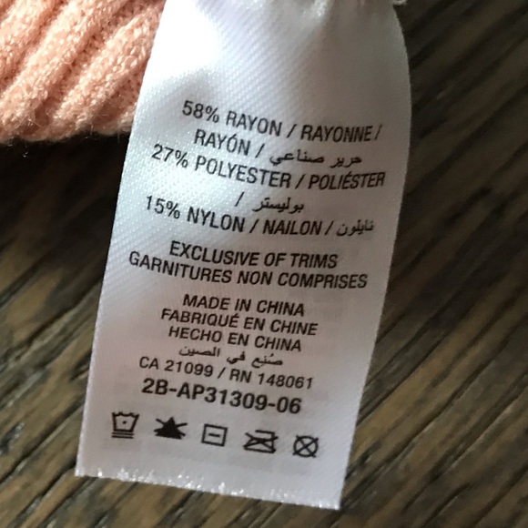 Ardene sweater - size small - washed but never worn - Picture 3 of 3